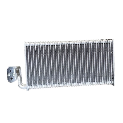 2012- Año y tamaño estándar Sinotruk HOWO Parts de camión Evaporador WG1642820005