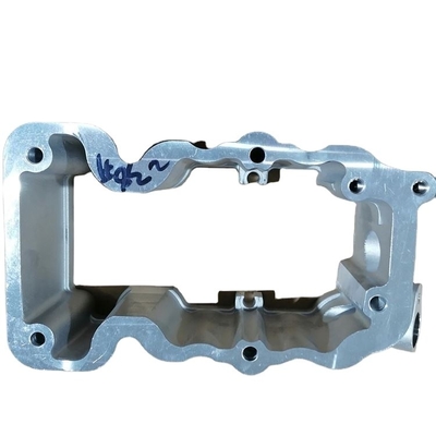 Cubierta inferior de la cabeza del cilindro con brazo de rocker de aluminio para Sinotruk 2006- Diseño de aluminio del año