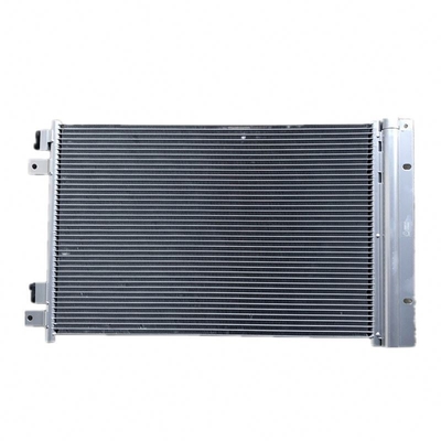 Sinotruk Howo A7 Parts Truck Condensador refrigerado por aire WG1664820116 con estándar OEM