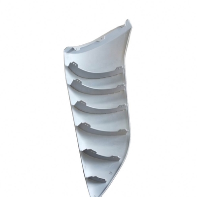 NO de la OE M4531011200A0 Foton Deflector de aire de la pared frontal derecha para camión pieza de repuesto en buen estado
